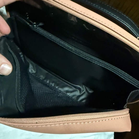 Away cosmetic bag like new - Picture 4 of 7